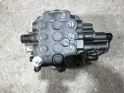 [HS25/624000] VALVE ASSY 3 SPOOL LOADER WITH FOAT & RE